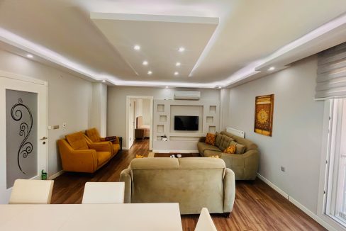 Sahil Mahallesi’nde Kiralık 3+1 Eşyalı Giriş Kat Daire