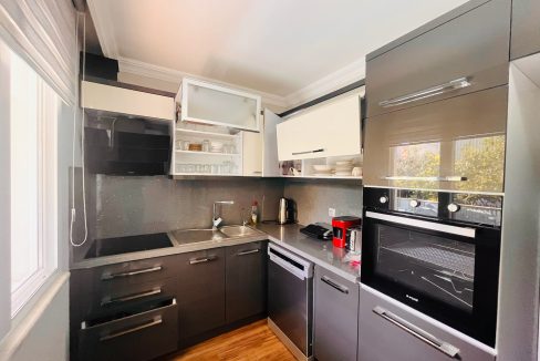 Sahil Mahallesi’nde Kiralık 3+1 Eşyalı Giriş Kat Daire