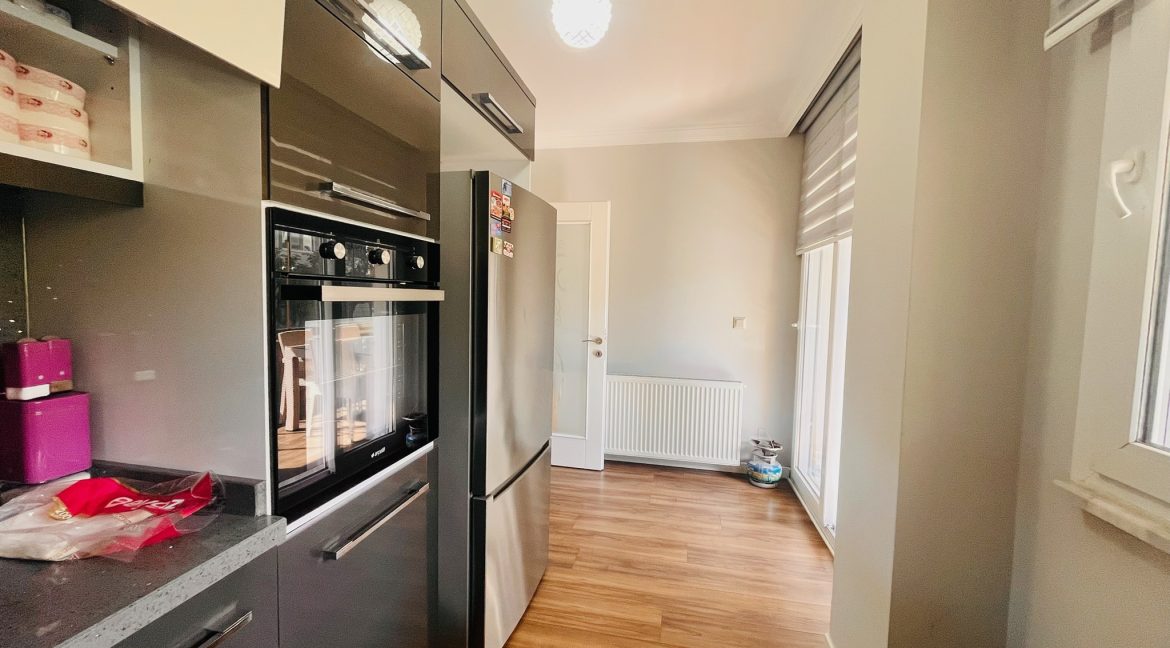 Sahil Mahallesi’nde Kiralık 3+1 Eşyalı Giriş Kat Daire