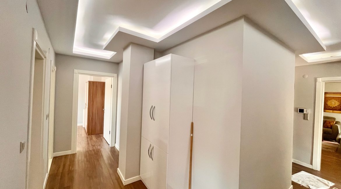 Sahil Mahallesi’nde Kiralık 3+1 Eşyalı Giriş Kat Daire