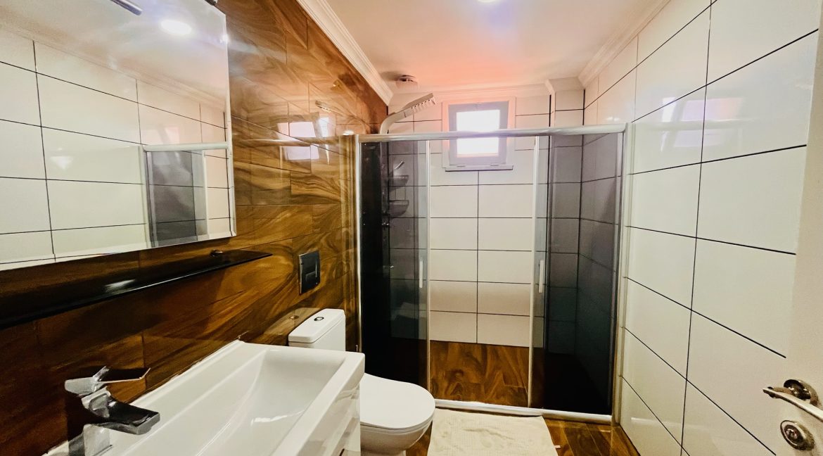 Sahil Mahallesi’nde Kiralık 3+1 Eşyalı Giriş Kat Daire
