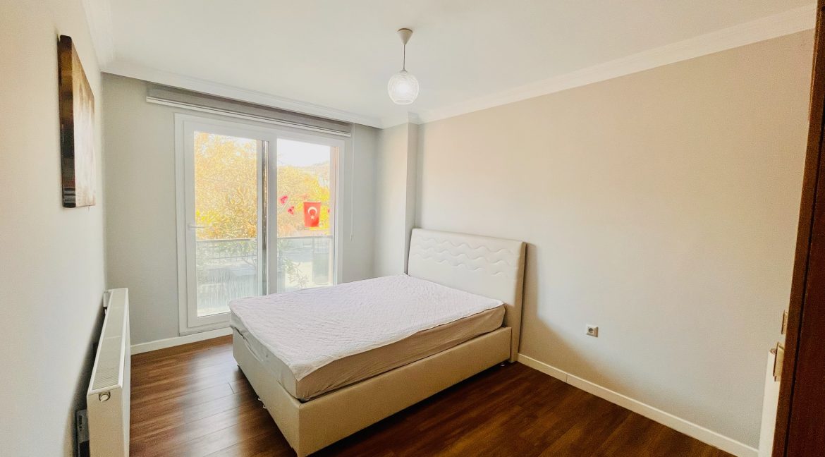 Sahil Mahallesi’nde Kiralık 3+1 Eşyalı Giriş Kat Daire