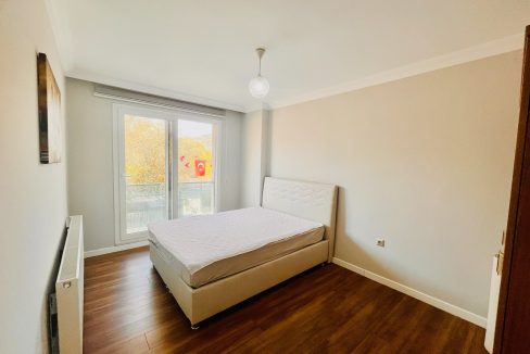 Sahil Mahallesi’nde Kiralık 3+1 Eşyalı Giriş Kat Daire