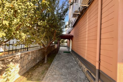 Sahil Mahallesi’nde Kiralık 3+1 Eşyalı Giriş Kat Daire