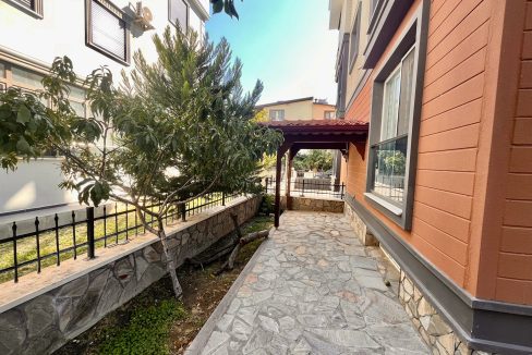 Sahil Mahallesi’nde Kiralık 3+1 Eşyalı Giriş Kat Daire