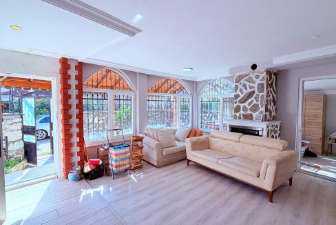 Mıhlı Mahallesi, Bağbaşı Mevkii’nde Kiralık Tek Katlı 1+1 Müstakil Ev 