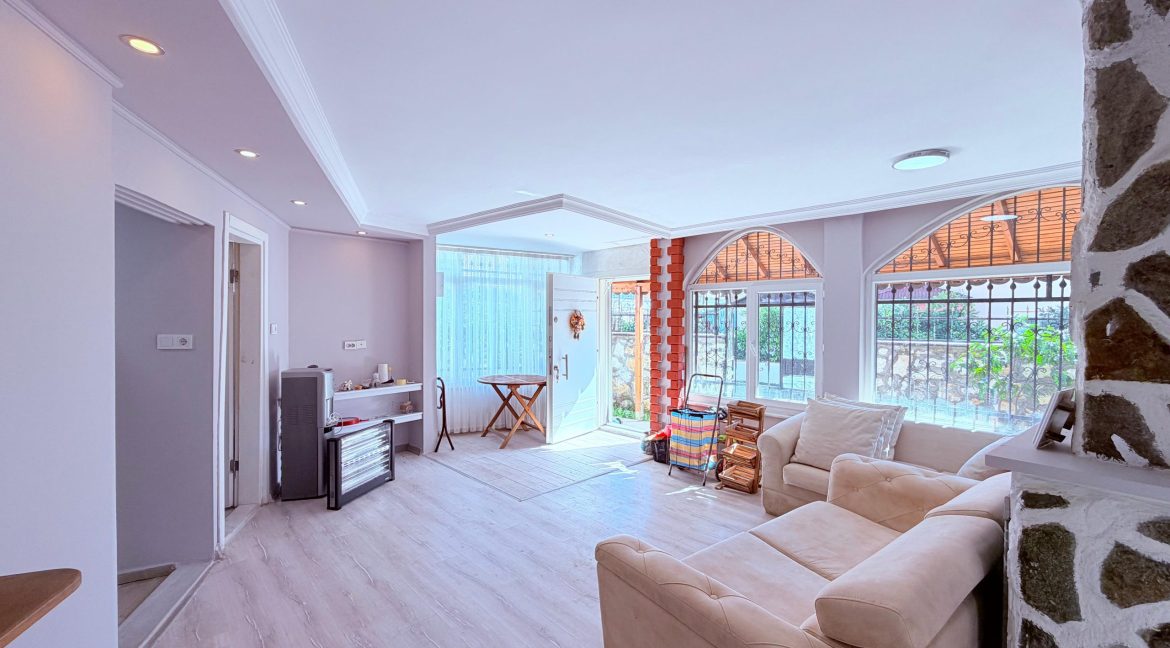 Mıhlı Mahallesi, Bağbaşı Mevkii’nde Kiralık Tek Katlı 1+1 Müstakil Ev 