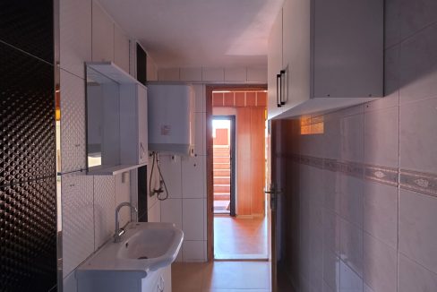 Küçükkuyu'da Nezih Bir Muhitte Satılık 2+1 Daire (22)