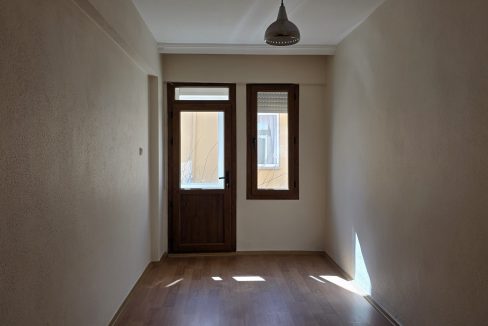 Küçükkuyu'da Nezih Bir Muhitte Satılık 2+1 Daire (24)