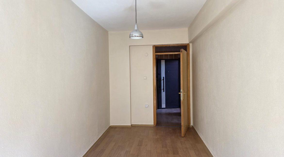 Küçükkuyu'da Nezih Bir Muhitte Satılık 2+1 Daire (25)