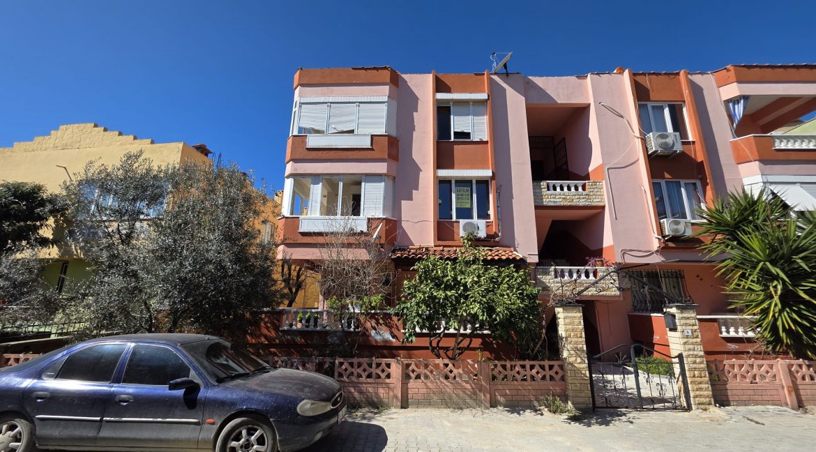 Küçükkuyu'da Nezih Bir Muhitte Satılık 2+1 Daire (28)