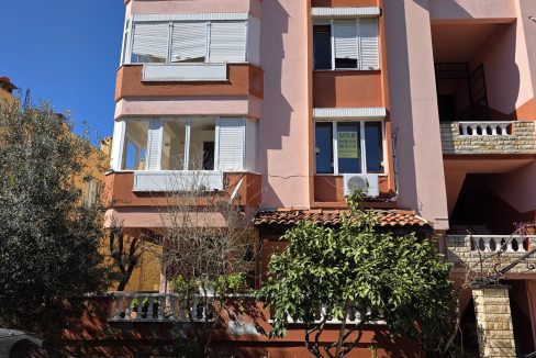 Küçükkuyu'da Nezih Bir Muhitte Satılık 2+1 Daire (29)
