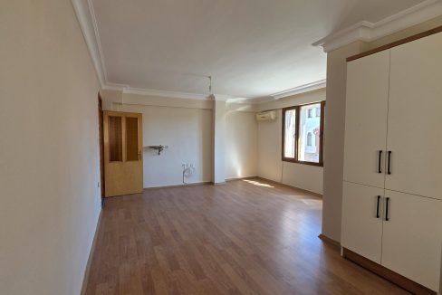 Küçükkuyu'da Nezih Bir Muhitte Satılık 2+1 Daire (7)