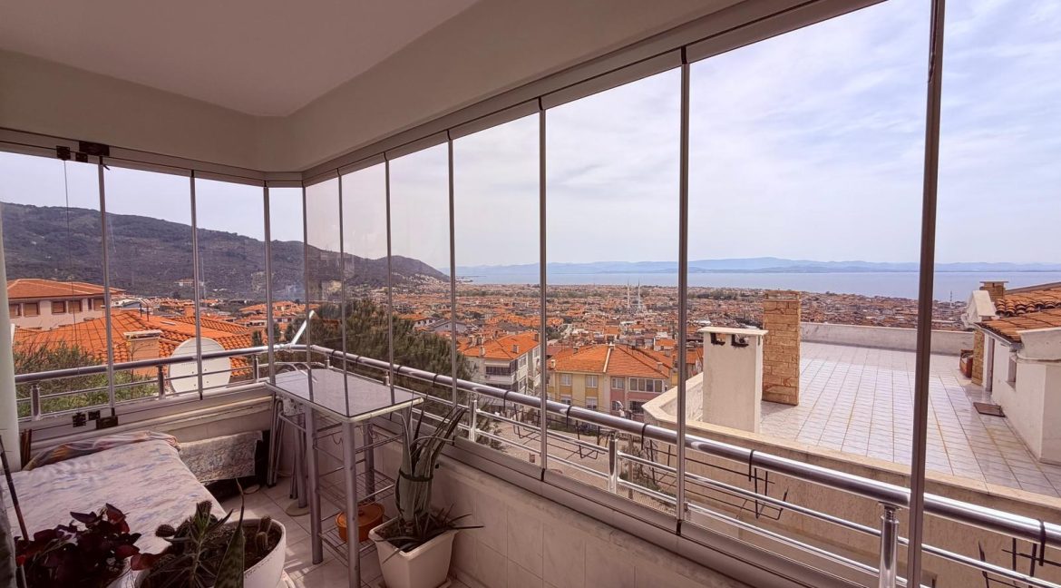 Altınoluk'ta Satılık Leb-i Derya Manzaralı 1+1 Daire  (14)