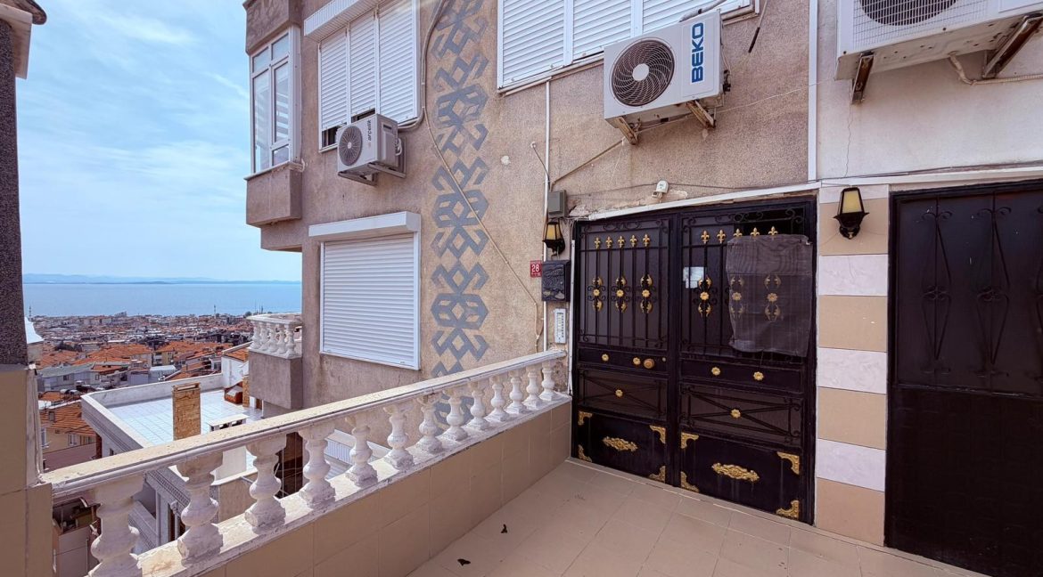 Altınoluk'ta Satılık Leb-i Derya Manzaralı 1+1 Daire  (18)