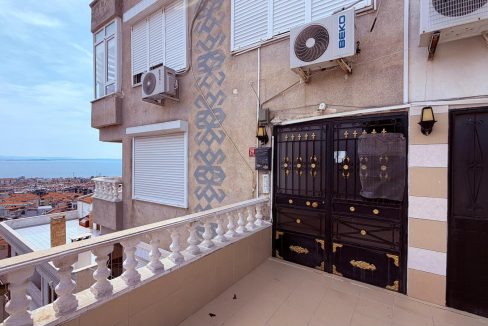 Altınoluk'ta Satılık Leb-i Derya Manzaralı 1+1 Daire  (18)