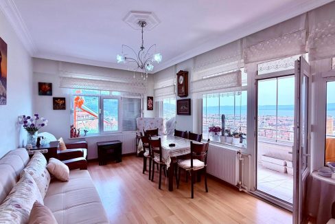 Altınoluk'ta Satılık Leb-i Derya Manzaralı 1+1 Daire  (2)