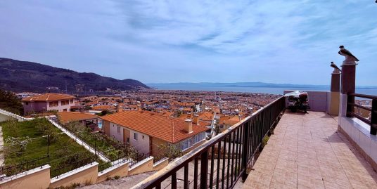 Altınoluk'ta Satılık Leb-i Derya Manzaralı 1+1 Daire 