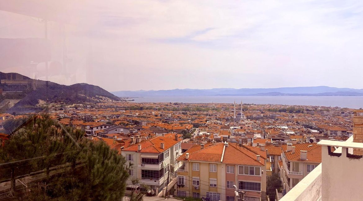 Altınoluk'ta Satılık Leb-i Derya Manzaralı 1+1 Daire  (9)