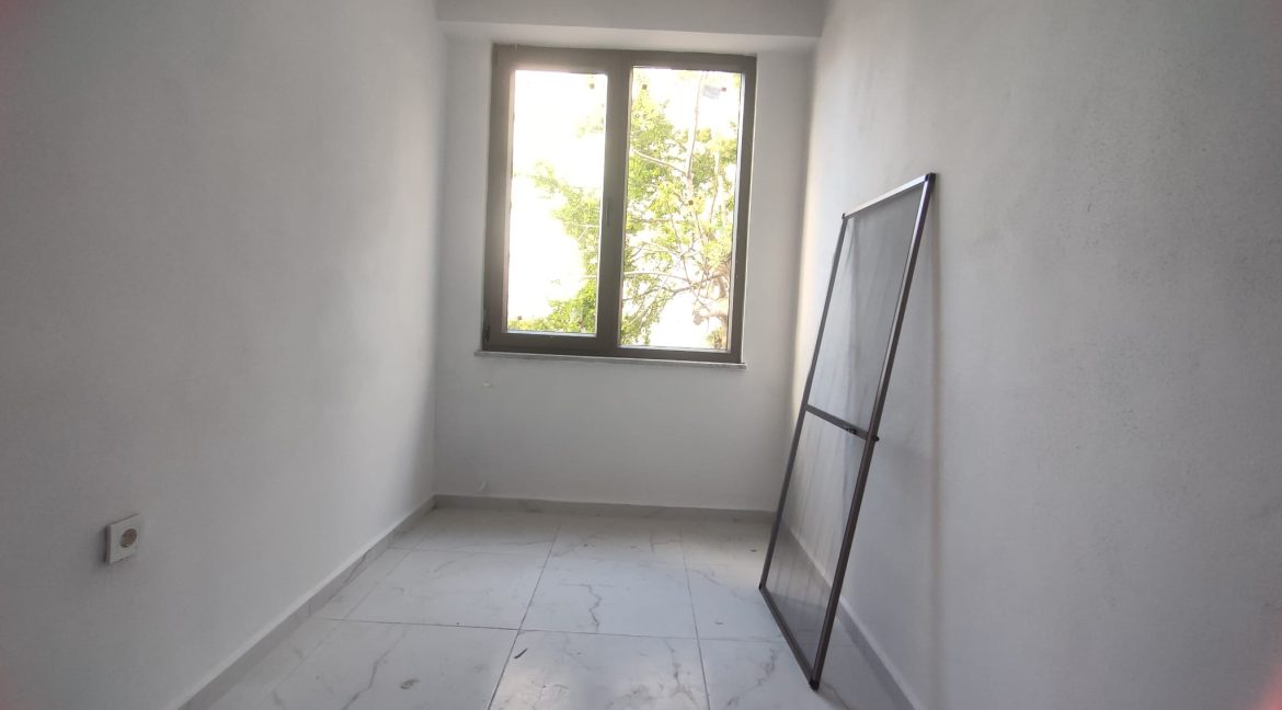 Küçükkuyu'da Kiralık Sıfır Daireler (1)