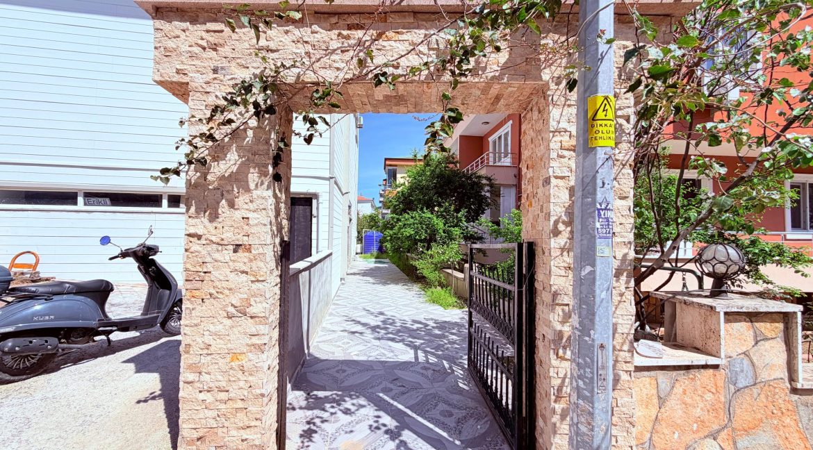 Sahil Mahallesi’nde Satılık Deniz Manzaralı 3+1 DubleksWhatsApp Image 2026-04-22 at 13.38.48 (1)