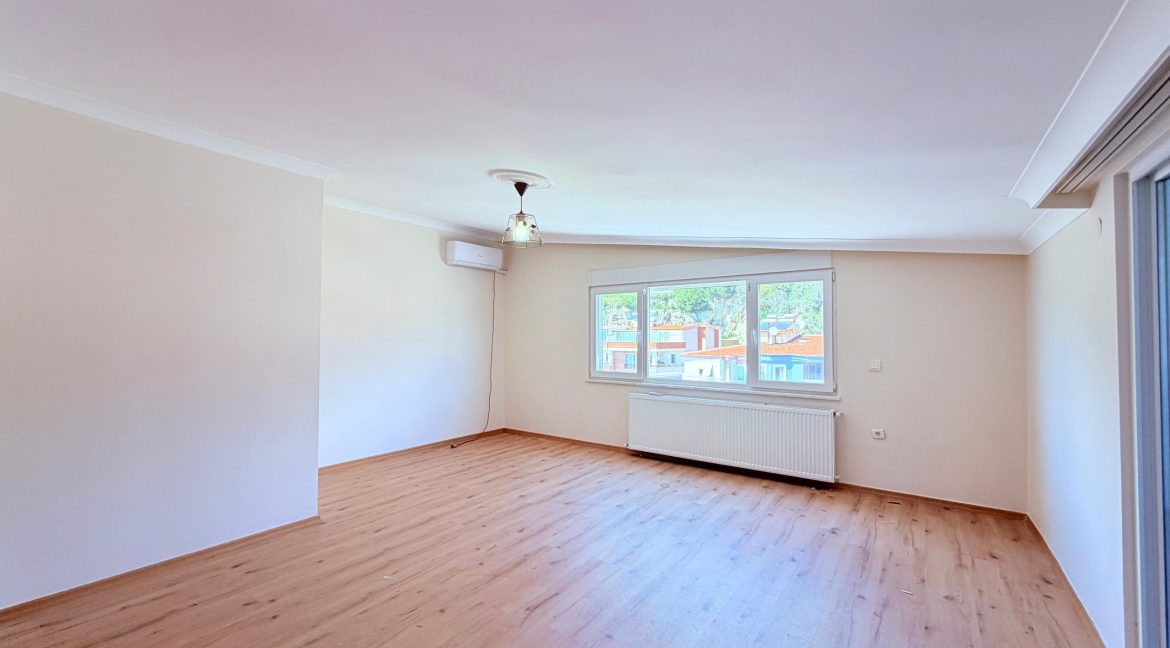 Sahil Mahallesi’nde Satılık Deniz Manzaralı 3+1 DubleksWhatsApp Image 2026-04-22 at 13.38.48 (6)