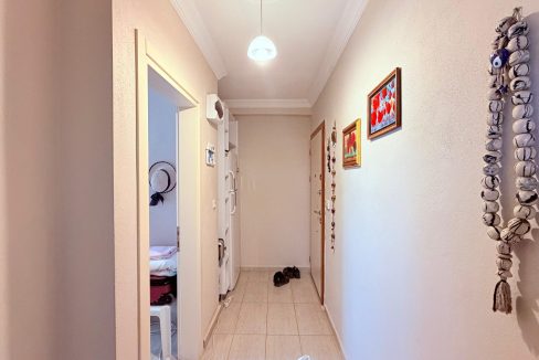 Küçükkuyu'da Satılık 1+1 Bahçe Katı Daire