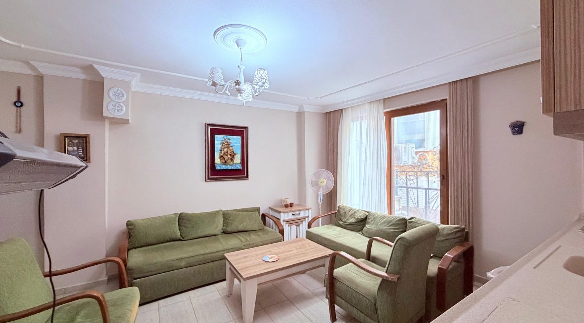 Küçükkuyu'da Satılık 1+1 Bahçe Katı Daire