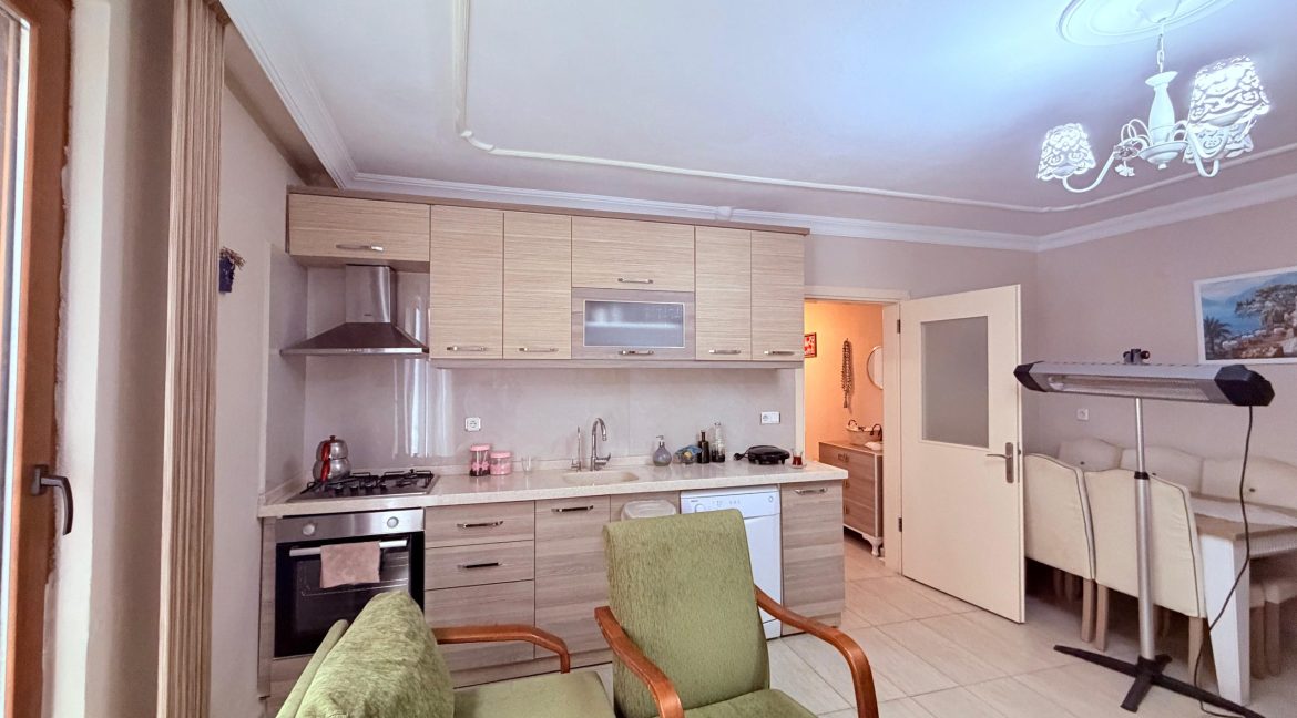 Küçükkuyu'da Satılık 1+1 Bahçe Katı Daire