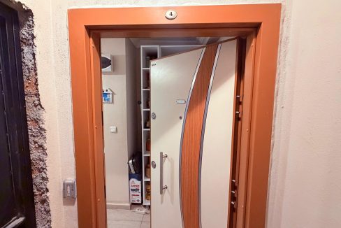 Küçükkuyu'da Satılık 1+1 Bahçe Katı Daire