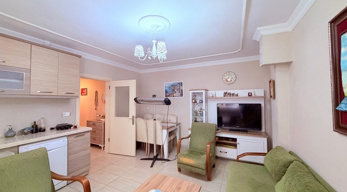 Küçükkuyu'da Satılık 1+1 Bahçe Katı Daire