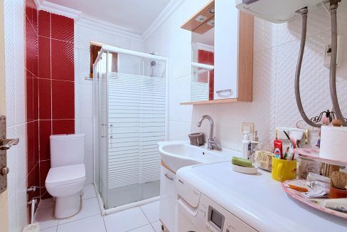 Küçükkuyu'da Satılık 1+1 Bahçe Katı Daire