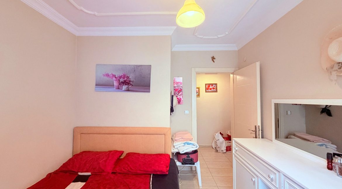 Küçükkuyu'da Satılık 1+1 Bahçe Katı Daire