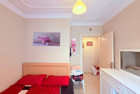 Küçükkuyu'da Satılık 1+1 Bahçe Katı Daire