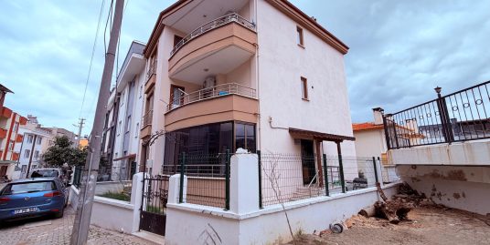 Küçükkuyu'da Satılık 1+1 Bahçe Katı Daire