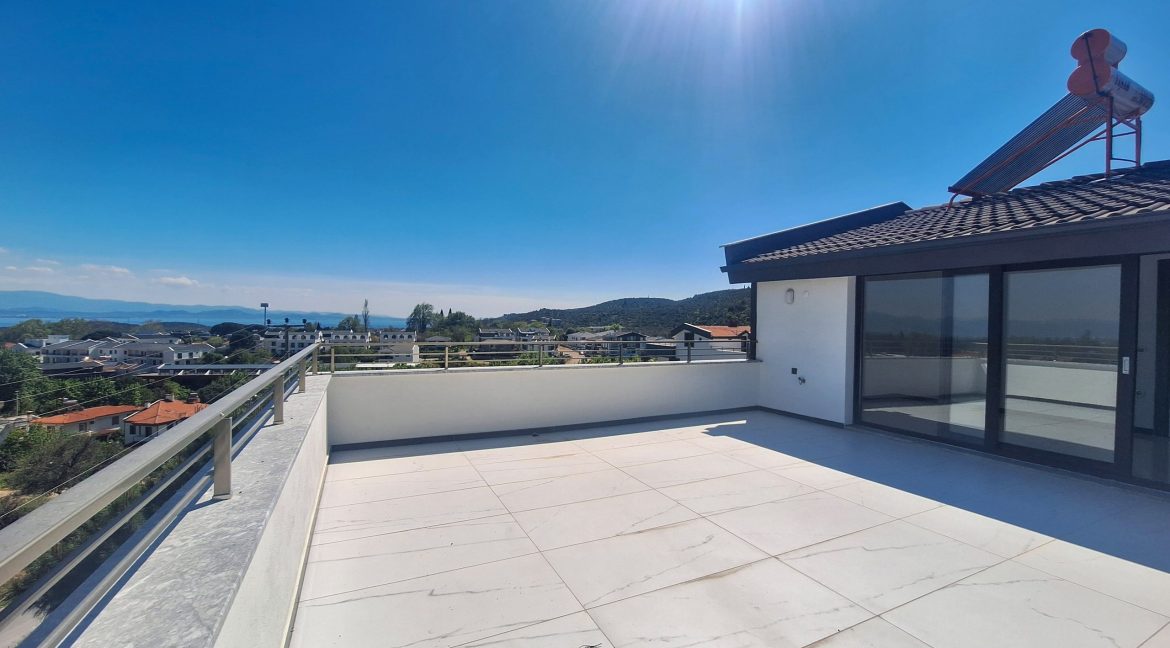 Güre’de Satılık Kaz Dağları ve Deniz Manzaralı Lüks Tam Müstakil Villa