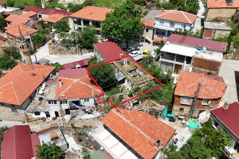 Arıklı'da Restorasyona Uygun, Geniş Bahçeli ve Deniz Manzaralı Kargir Ev (5)