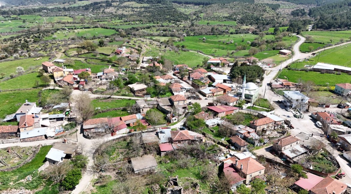 Çaltı Köyü'nde Satılık Köy Evi