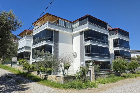 Küçükkuyu'da Satılık 3+1 Müstakil Bahçeli Kaloriferli Dubleks