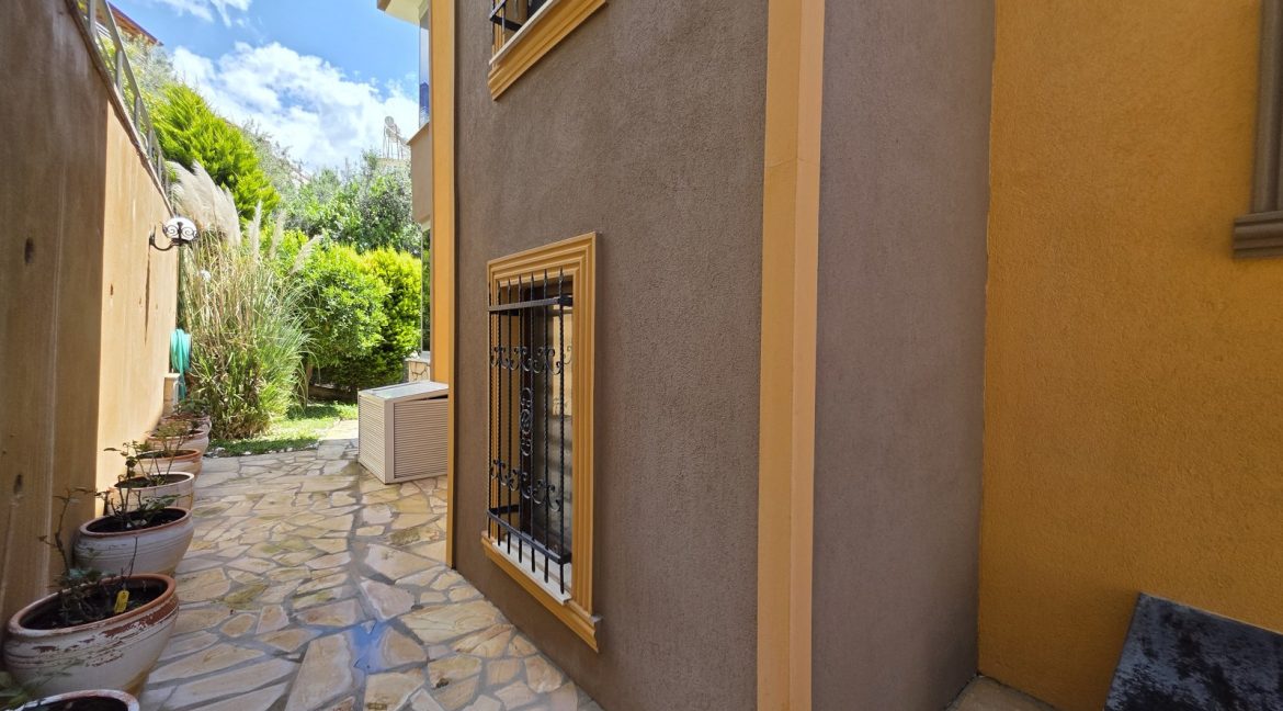 Ultra Lüks Eşyalı Deniz Manzaralı Satılık Müstakil Villa (1)