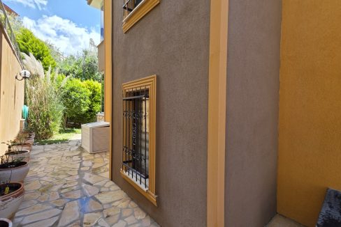 Ultra Lüks Eşyalı Deniz Manzaralı Satılık Müstakil Villa (1)
