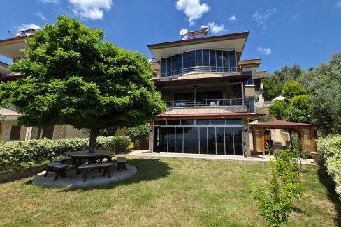 Ultra Lüks Eşyalı Deniz Manzaralı Satılık Müstakil Villa