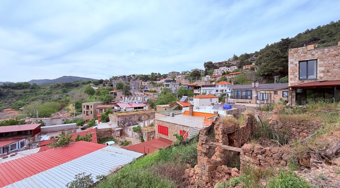Assos Kayalar Köyü’nde Satılık 192 m² İmarlı Arsa