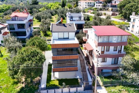 Güre’de Satılık Kaz Dağları ve Deniz Manzaralı Lüks Tam Müstakil Villa