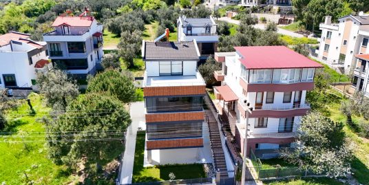 Güre’de Satılık Kaz Dağları ve Deniz Manzaralı Lüks Tam Müstakil Villa